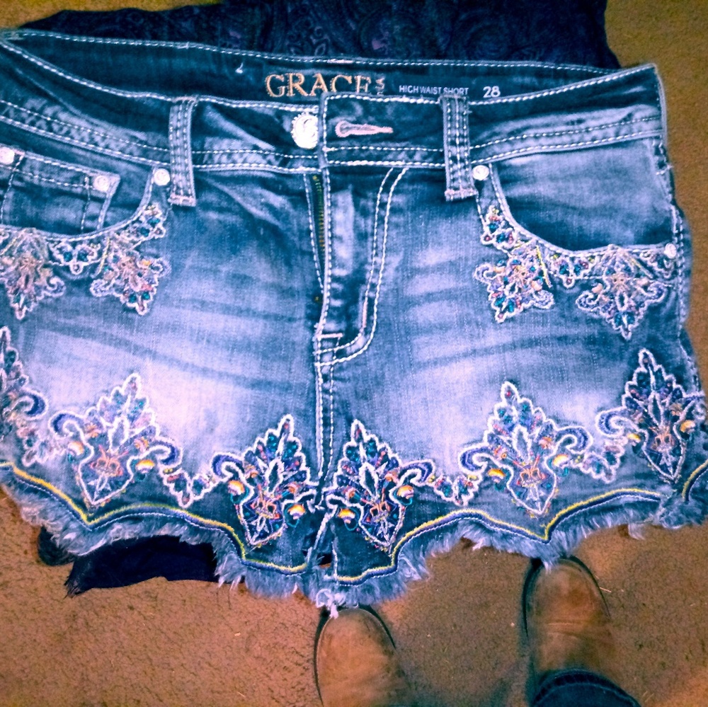 Grace in La high waist shorts